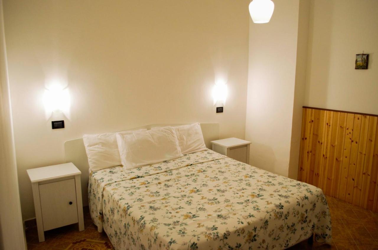 Hotel Angelino Barano dʼIschia Habitación foto